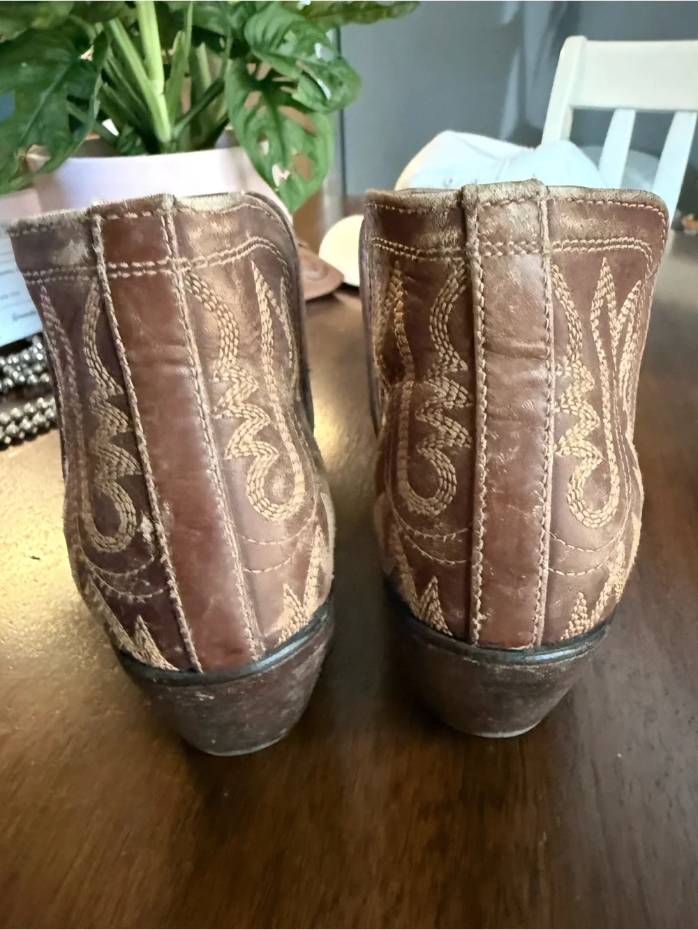 Ariat distressed Dixon bootie- size 6.5